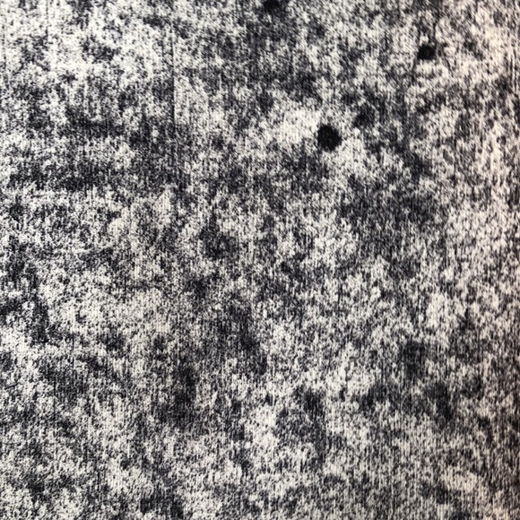 LuluLemon Wunder Under Leggings in Antiqued Alpine White - Picture 4 of 10